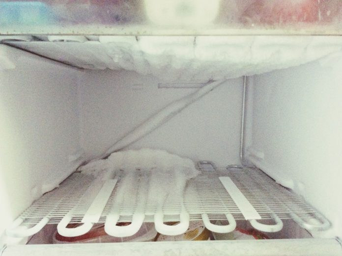 How to defrost a freezer